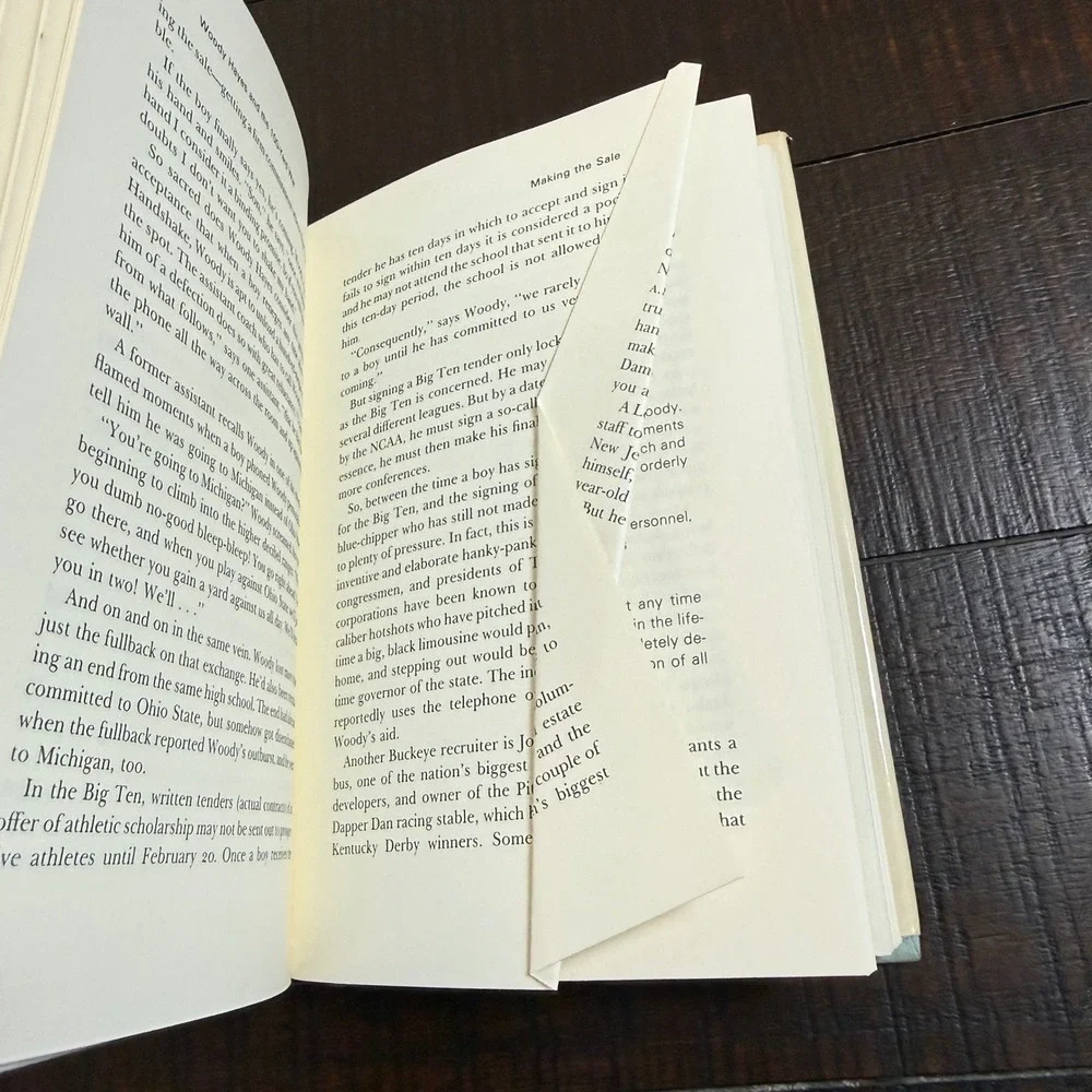 Woody Hayes and the 100-Yard War Jerry Brondfield 1974 First‎ Edition Hardcover